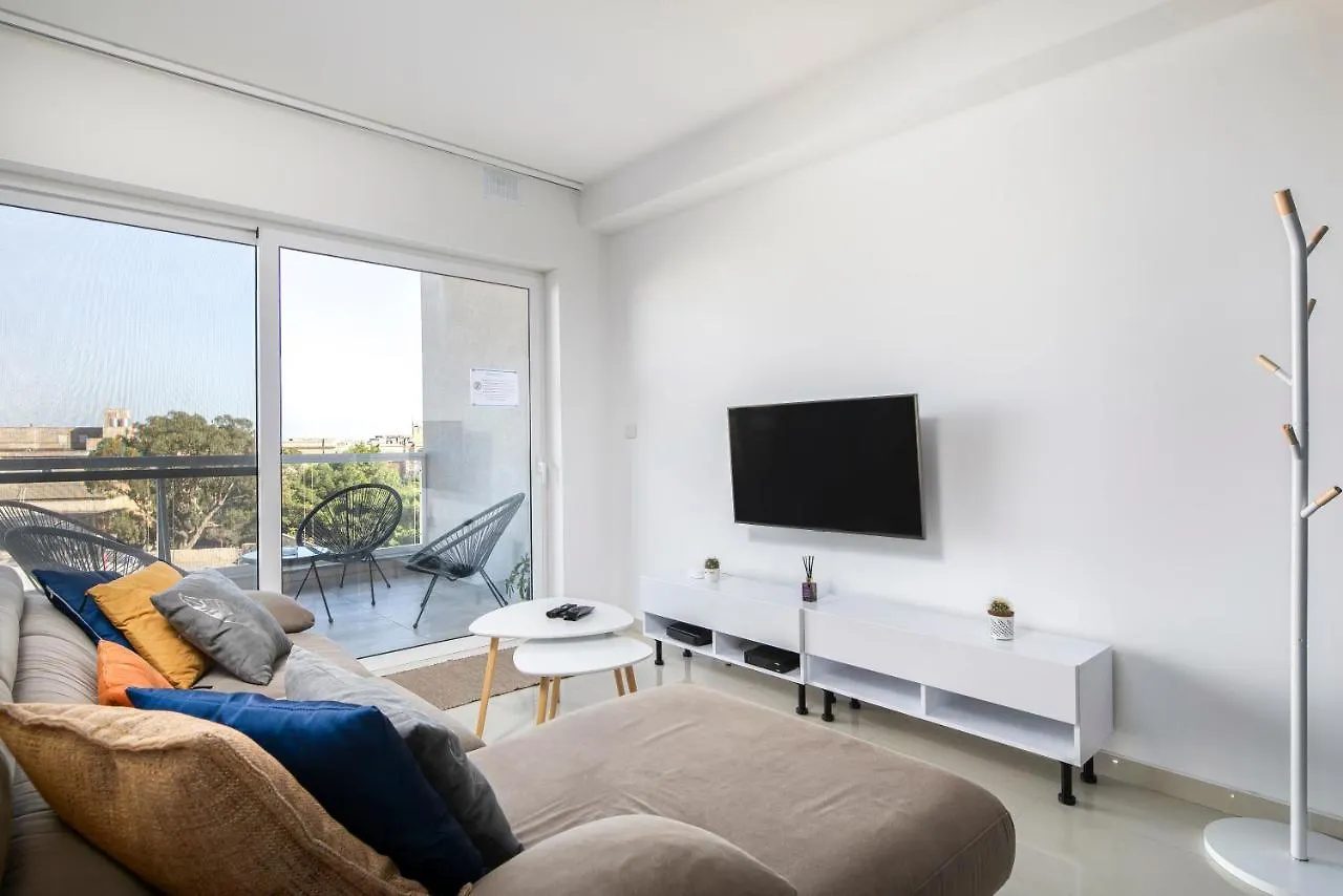 Spacious, Modern & Cosy 2 Bedroom 2 Bathroom Apartment - St. Julians San Giuliano