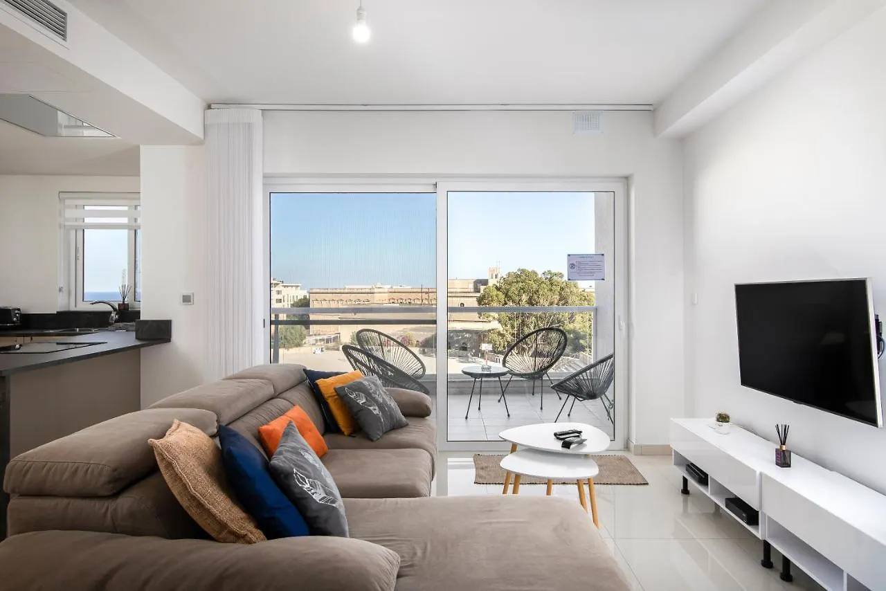 Spacious, Modern & Cosy 2 Bedroom 2 Bathroom Apartment - St. Julians San Giuliano