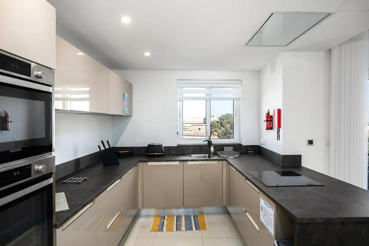 Spacious, Modern & Cosy 2 Bedroom 2 Bathroom Apartment - St. Julians San Giuliano