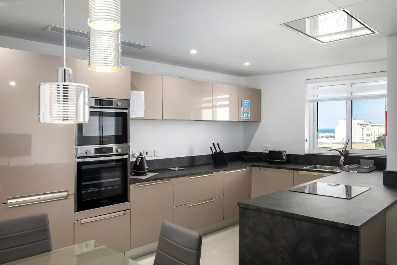 Spacious, Modern & Cosy 2 Bedroom 2 Bathroom Apartment - St. Julians San Giuliano Malta